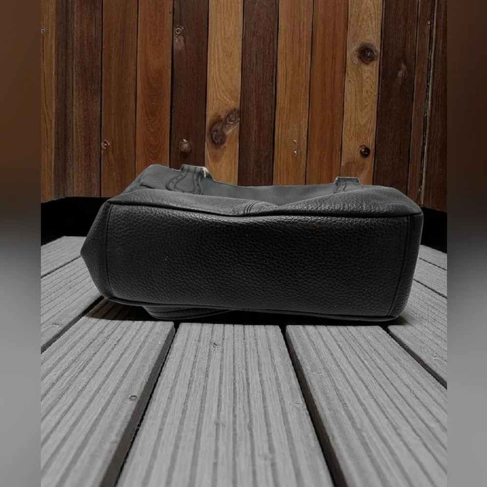 Vintage Covington Black Leather Shoulder Bag Scallop Front Pocket - Picture 6 of 15